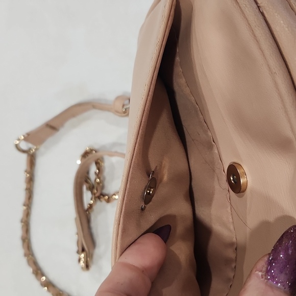 Bebe Hannah Camera Crossbody Beige EUC - Picture 9 of 11